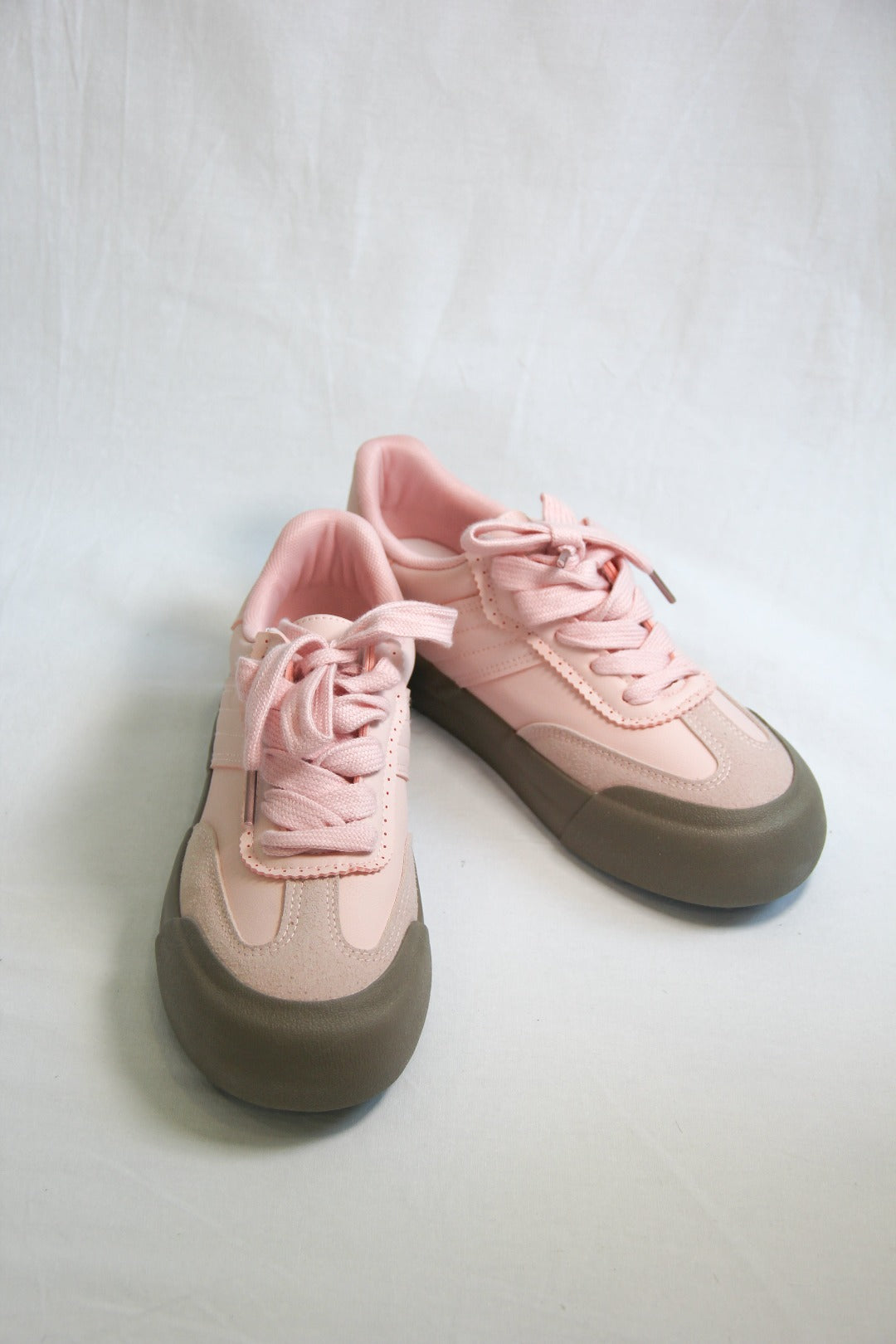 Product picture of Jena Pink Sneakers