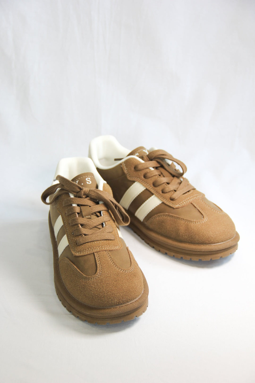 Front view of Essen Mocha Sneakers